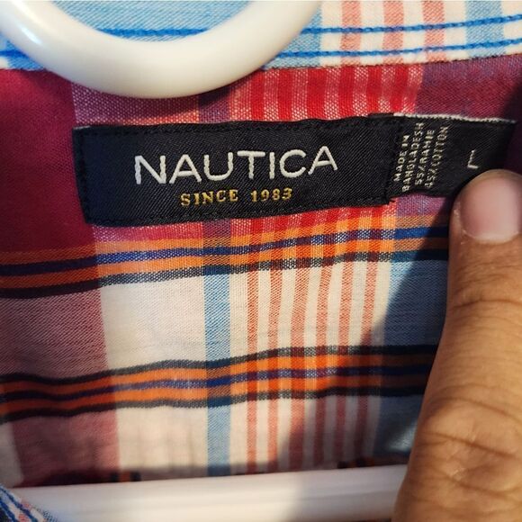 Men's Nautica button-down shirt, size Large - Picture 3 of 4